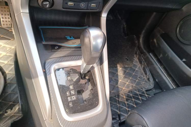Used BYD Yuan 2017 1.5L Automatic Cool & Connected Model Gear Lever