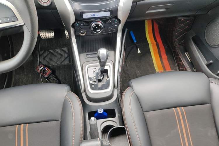 Used BYD Yuan 2017 1.5L Automatic Cool & Stylish Model Gear Lever