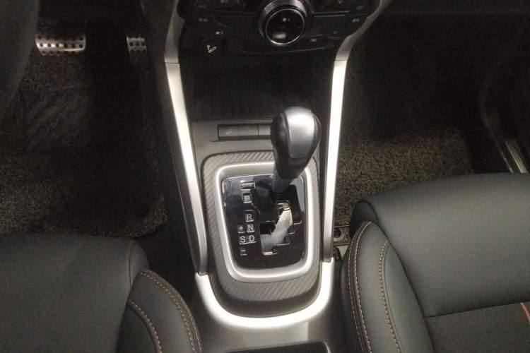 Used BYD Yuan 2017 1.5L Automatic Cool & Stylish Model Gear Lever
