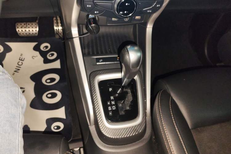 Used BYD Yuan 2017 1.5L Automatic Cool & Connected Model Gear Lever