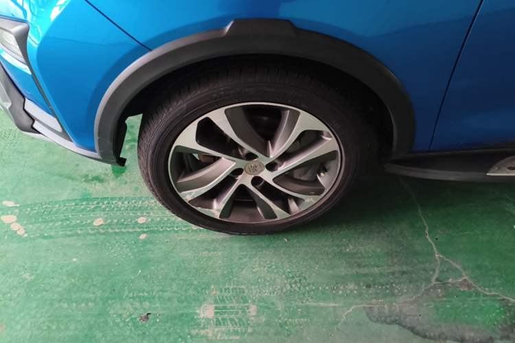 Used BYD Yuan 2017 1.5L Automatic Cool & Connected Model Left Front Wheel Hub
