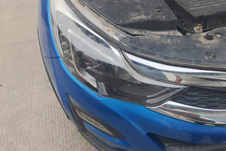Used BYD Yuan 2017 1.5L Manual with Panoramic Sunroof Right Front Headlight