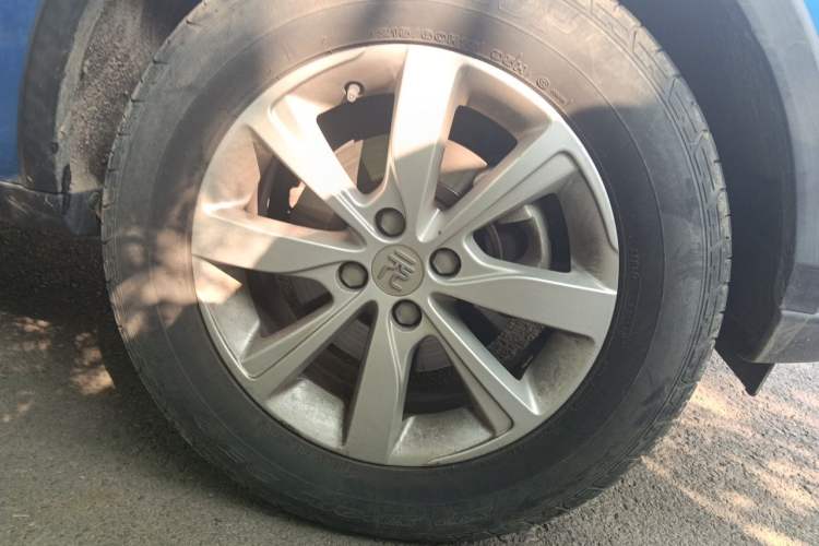 Used BYD Yuan 2017 1.5L Automatic Cool & Stylish Model Right Front Wheel Hub