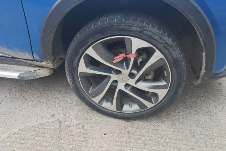 Used BYD Yuan 2017 1.5L Manual with Panoramic Sunroof Right Front Wheel Hub