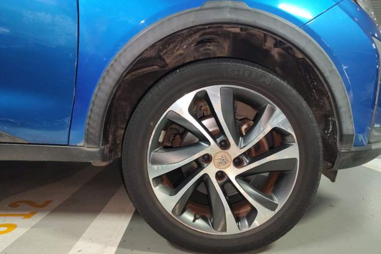Used BYD Yuan 2017 1.5L Automatic Cool & Connected Model Right Front Wheel Hub