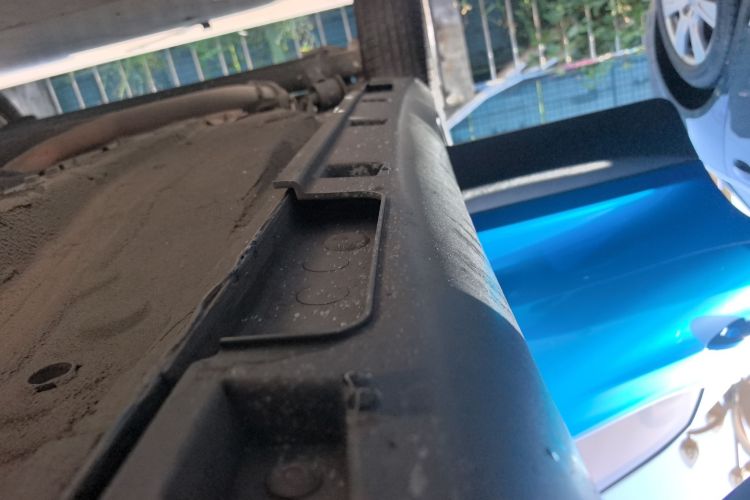Used BYD Yuan 2017 1.5L Automatic Cool & Stylish Model Right Side Sill