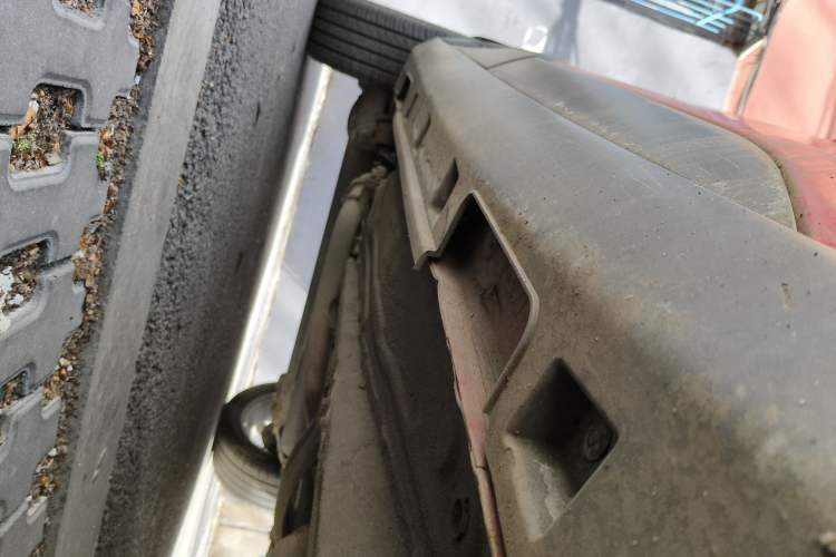 Used BYD Yuan 2017 1.5L Automatic Cool & Connected Model Chassis Front Right