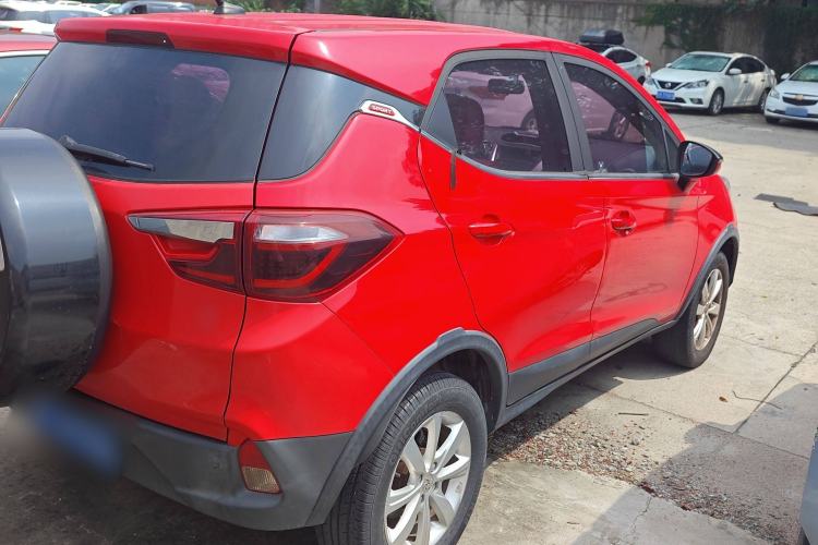 Used BYD Yuan 2017 1.5L Automatic Cool & Stylish Model Exterior 3