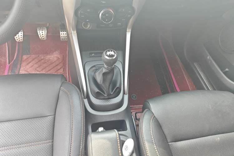 Used BYD Yuan 2017 1.5L Manual Cool Connect Model Gear Lever