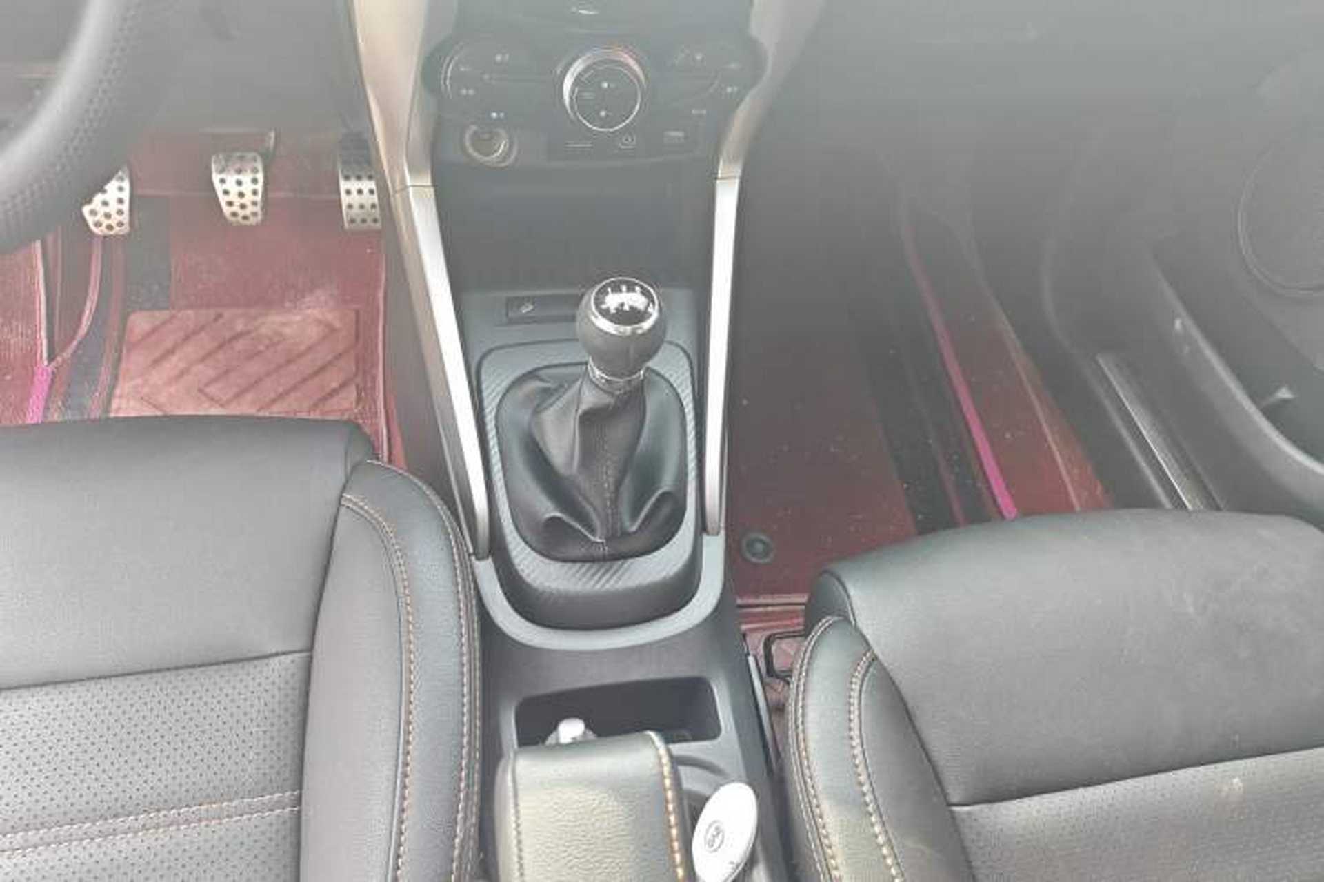 Used BYD Yuan 2017 1.5L Manual Cool Connect Model Gear Lever