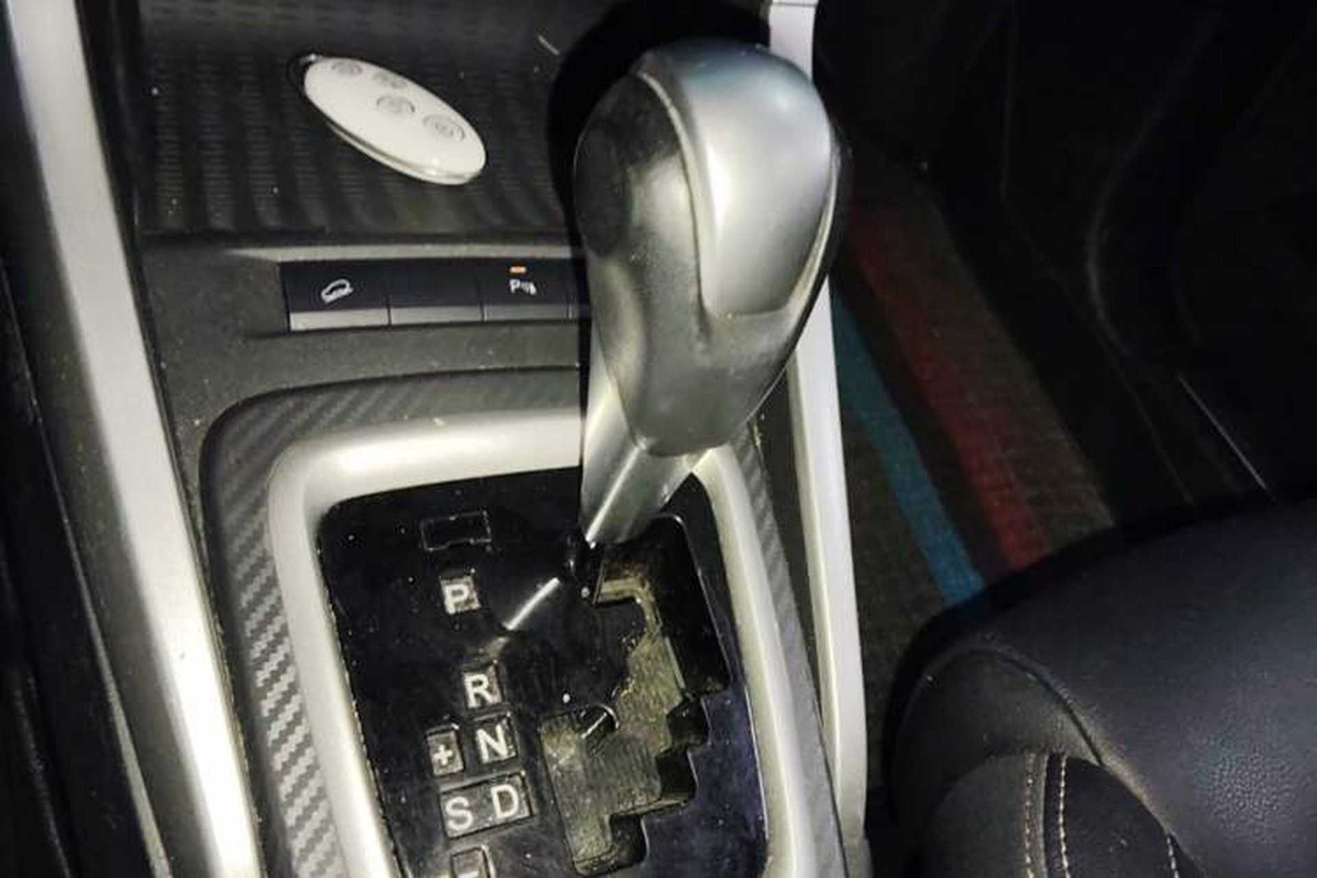 Used BYD Yuan 2017 1.5L Automatic Cool & Connected Model Gear Lever