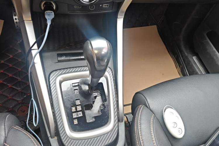 Used BYD Yuan 2017 1.5L Automatic Cool & Stylish Model Gear Lever