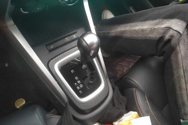 Used BYD Yuan 2017 1.5L Automatic Cool & Connected Model Gear Lever