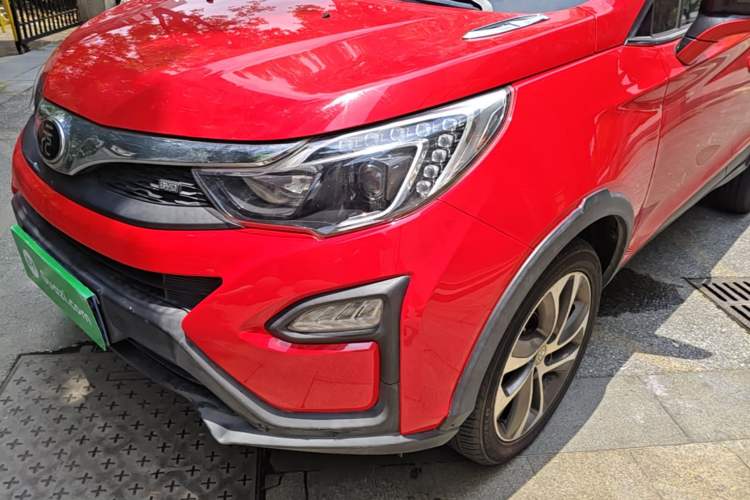 Used BYD Yuan 2017 1.5L Automatic Cool & Connected Model Left Front Headlight