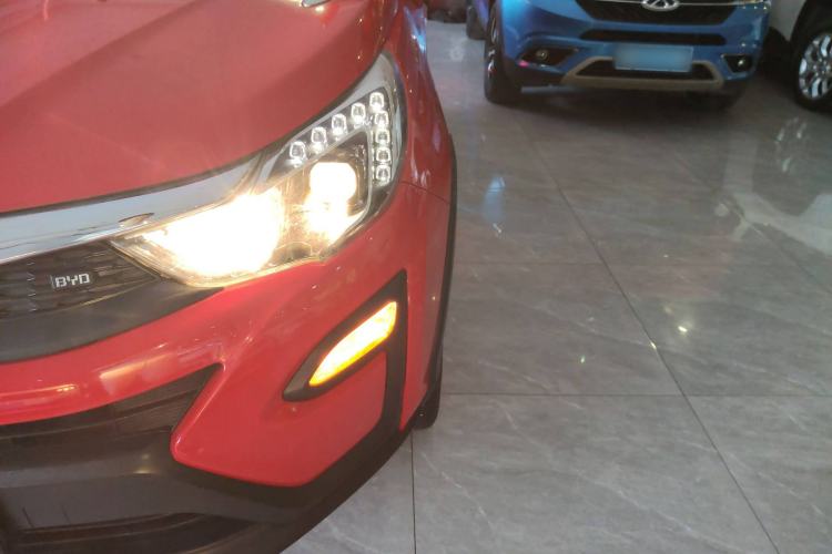 Used BYD Yuan 2017 1.5L Automatic Cool & Connected Model Left Front Headlight