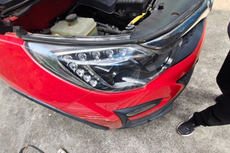 Used BYD Yuan 2017 1.5L Automatic Cool & Connected Model Right Front Headlight