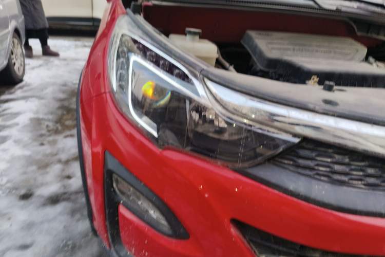 Used BYD Yuan 2017 1.5L Automatic Cool & Connected Model Right Front Headlight