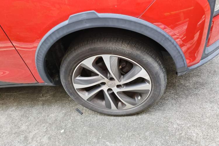 Used BYD Yuan 2017 1.5L Automatic Cool & Connected Model Right Front Wheel Hub