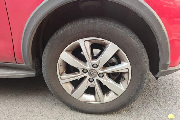 Used BYD Yuan 2017 1.5L Automatic Cool & Stylish Model Right Front Wheel Hub