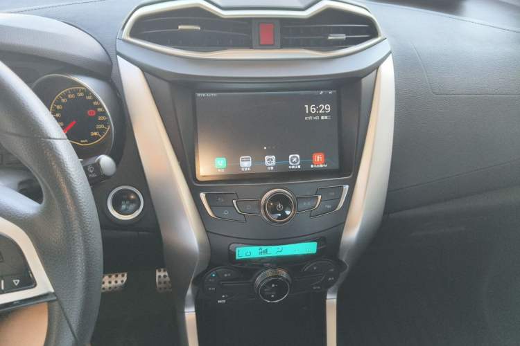 Used BYD Yuan 2017 1.5L Automatic Cool & Connected Model Audio And AC Panel
