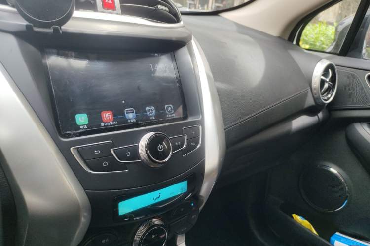 Used BYD Yuan 2017 1.5L Automatic Cool & Connected Model Audio And AC Panel