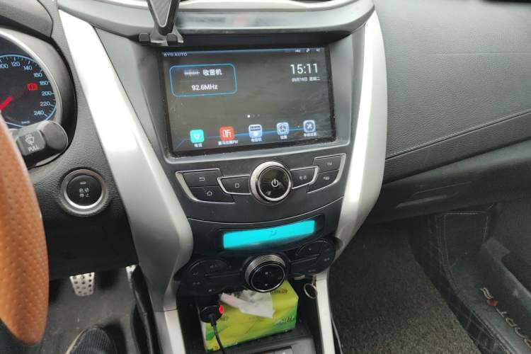 Used BYD Yuan 2017 1.5L Manual with Panoramic Sunroof Audio And AC Panel