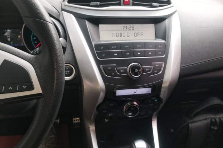 Used BYD Yuan 2017 1.5L Automatic Cool & Stylish Model Audio And AC Panel