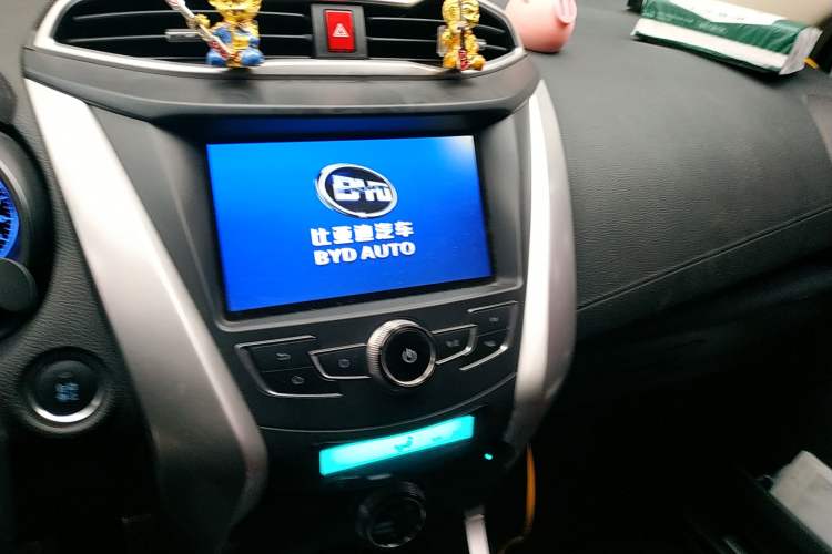 Used BYD Yuan 2017 1.5L Automatic Cool & Connected Model Audio And AC Panel