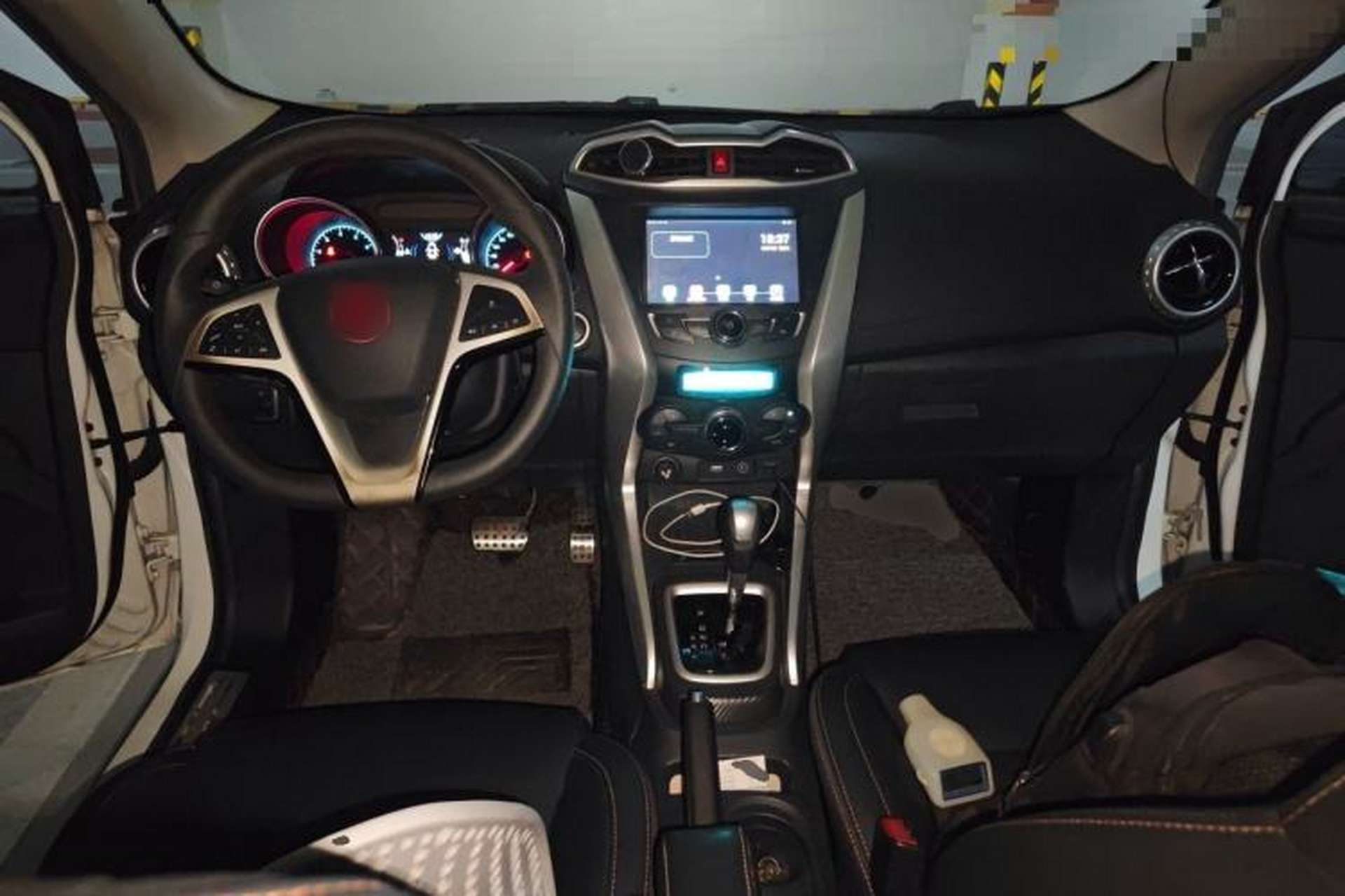 Used BYD Yuan 2017 1.5L Automatic Cool & Connected Model Center Console