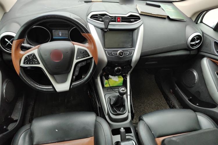 Used BYD Yuan 2017 1.5L Manual with Panoramic Sunroof Center Console