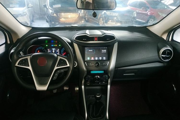 Used BYD Yuan 2017 1.5L Manual Cool Connect Model Center Console