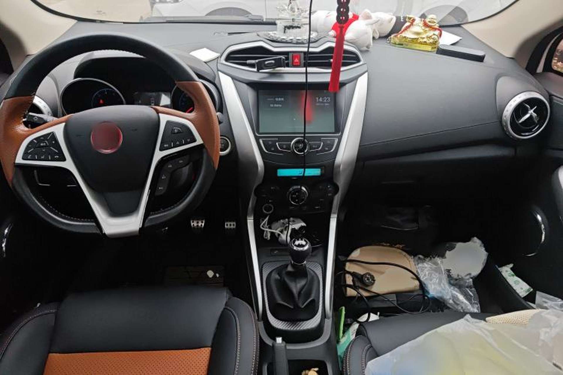 Used BYD Yuan 2017 1.5L Manual with Panoramic Sunroof Center Console