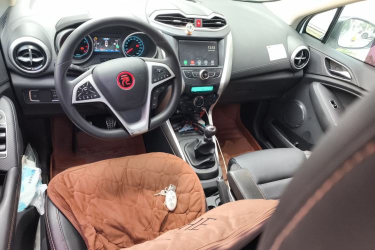 Used BYD Yuan 2017 1.5L Manual Cool Connect Model Center Console