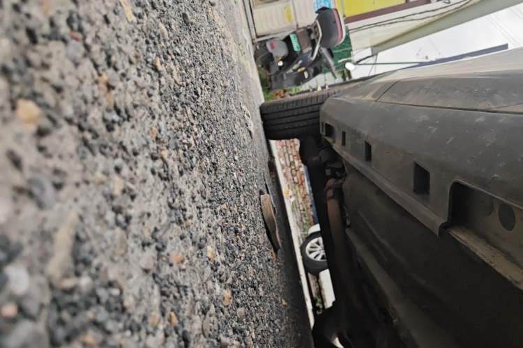Used BYD Yuan 2017 1.5L Automatic Cool & Connected Model Chassis Front Right