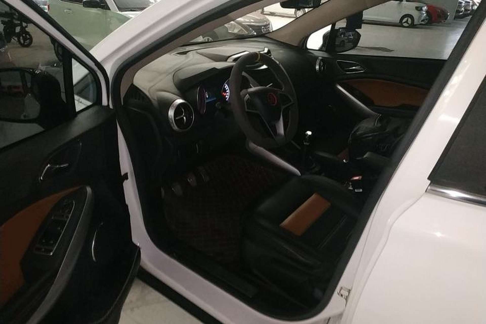 Used BYD Yuan 2017 1.5L Manual with Panoramic Sunroof Driver Seat