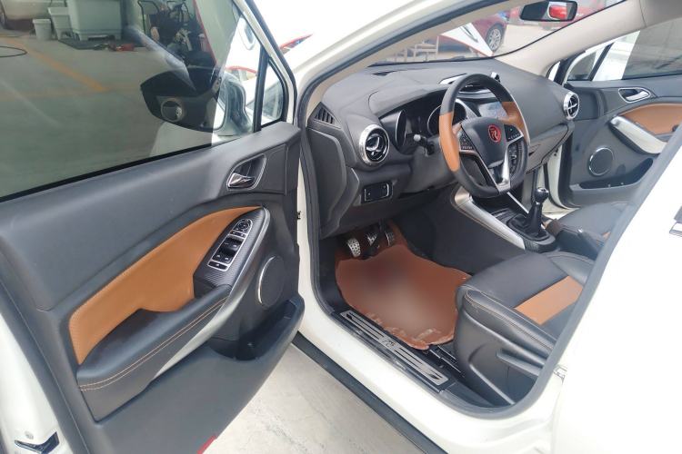 Used BYD Yuan 2017 1.5L Manual Cool Connect Model Driver Seat