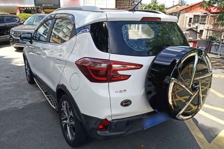 Used BYD Yuan 2017 1.5L Manual with Panoramic Sunroof Exterior 2
