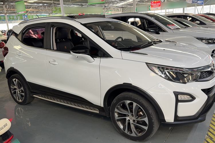Used BYD Yuan 2017 1.5L Manual with Panoramic Sunroof Exterior 2