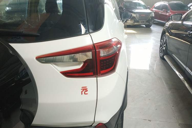 Used BYD Yuan 2017 1.5L Manual Cool Connect Model Exterior 3