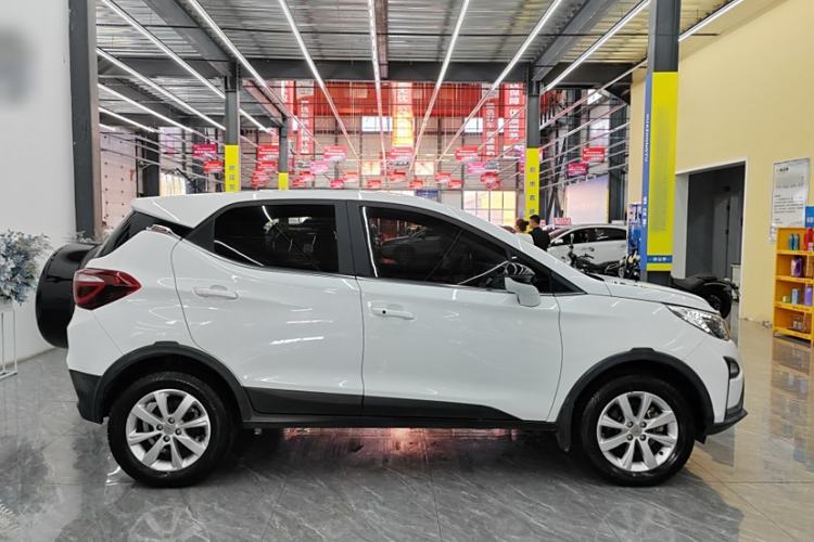 Used BYD Yuan 2017 1.5L Automatic Cool & Stylish Model Exterior 4