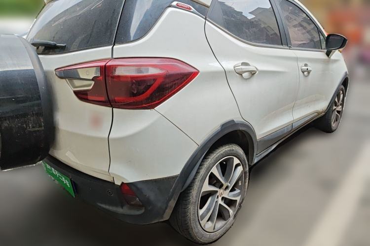 Used BYD Yuan 2017 1.5L Manual Cool Connect Model Exterior 5