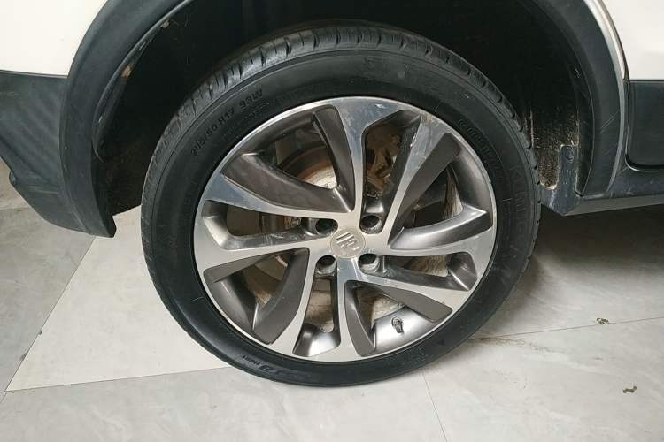 Used BYD Yuan 2017 1.5L Manual Cool Connect Model Exterior 5