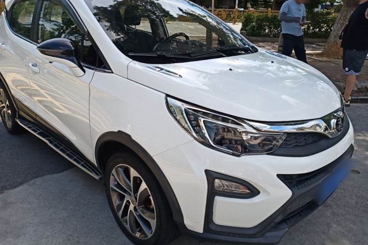 Used BYD Yuan 2017 1.5L Manual with Panoramic Sunroof Front Right 45 Deg