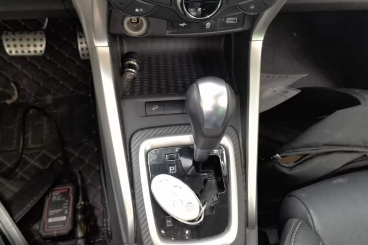 Used BYD Yuan 2017 1.5L Automatic Cool & Stylish Model Gear Lever