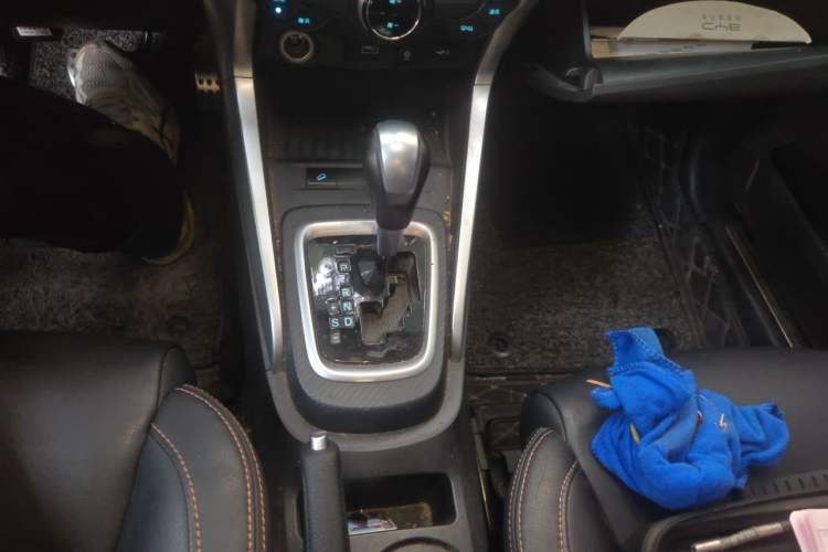 Used BYD Yuan 2017 1.5L Automatic Cool & Connected Model Gear Lever