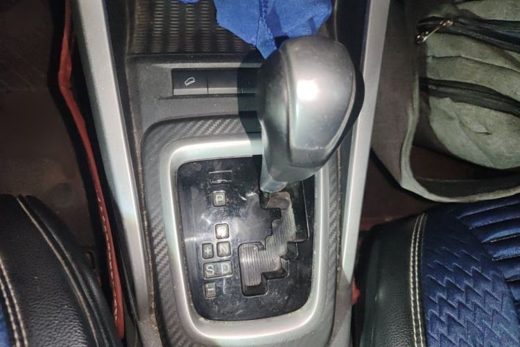 Used BYD Yuan 2017 1.5L Automatic Cool & Stylish Model Gear Lever