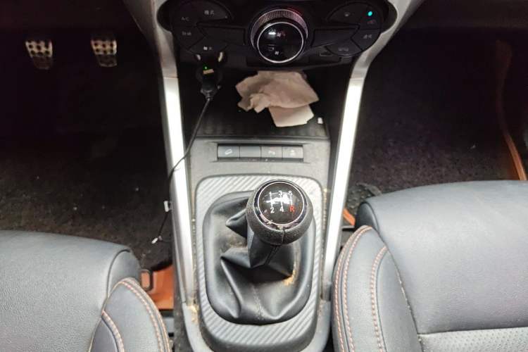 Used BYD Yuan 2017 1.5L Manual Cool Connect Model Gear Lever