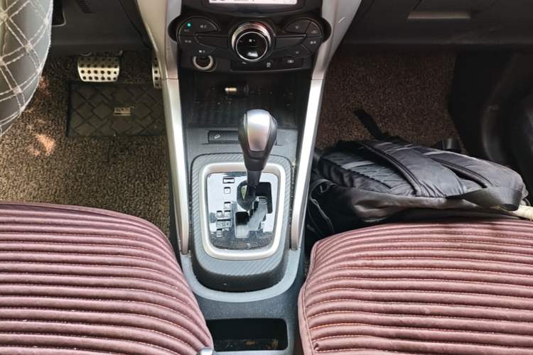Used BYD Yuan 2017 1.5L Automatic Cool & Stylish Model Gear Lever