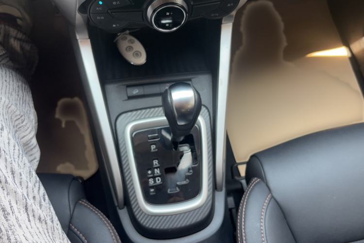 Used BYD Yuan 2017 1.5L Automatic Cool & Connected Model Gear Lever