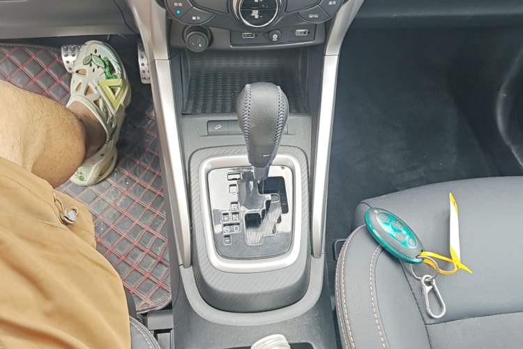 Used BYD Yuan 2017 1.5L Automatic Cool & Connected Model Gear Lever